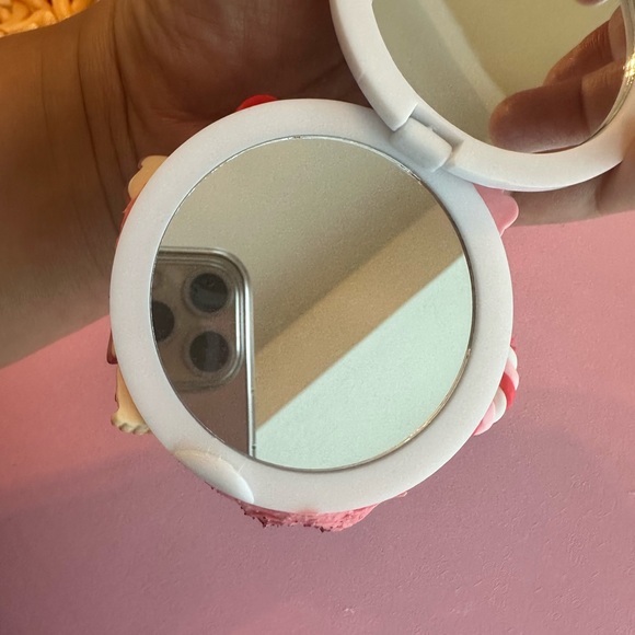 HELLO KITTY Mirror with handmade decodem inspired by new hello kitty - Picture 3 of 8